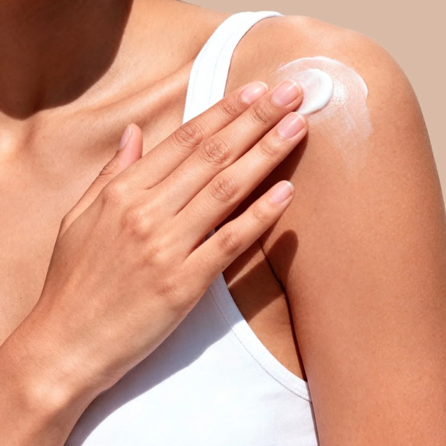 โลชั่นลดรอยแผลเป็น ฟื้นฟูผิวเรียบเนียนอย่างมีประสิทธิภาพ