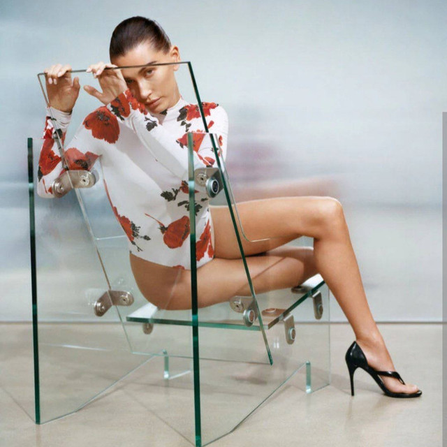 Hailey Bieber x Alaïa เปิดแคมเปญ Archetypes ส่งท้าย Pieter Mulier