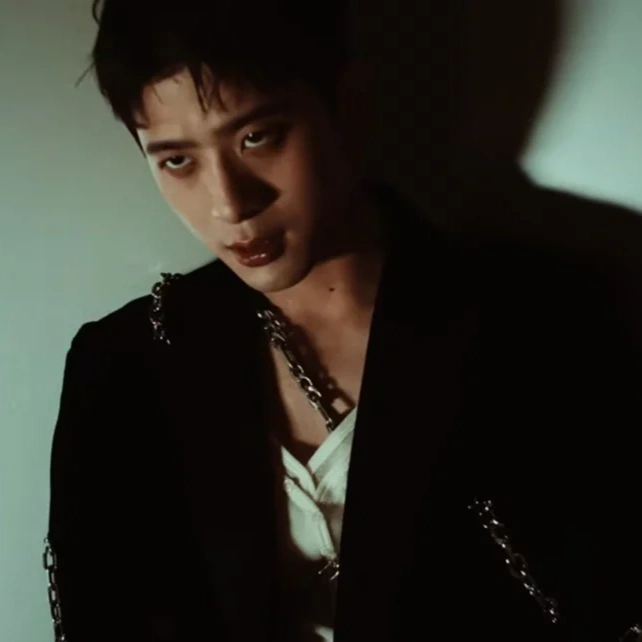 GLIIDE เปิดตัว SVRN ศิลปินเบอร์แรก พร้อมเพลง WHY สุดเข้มข้น