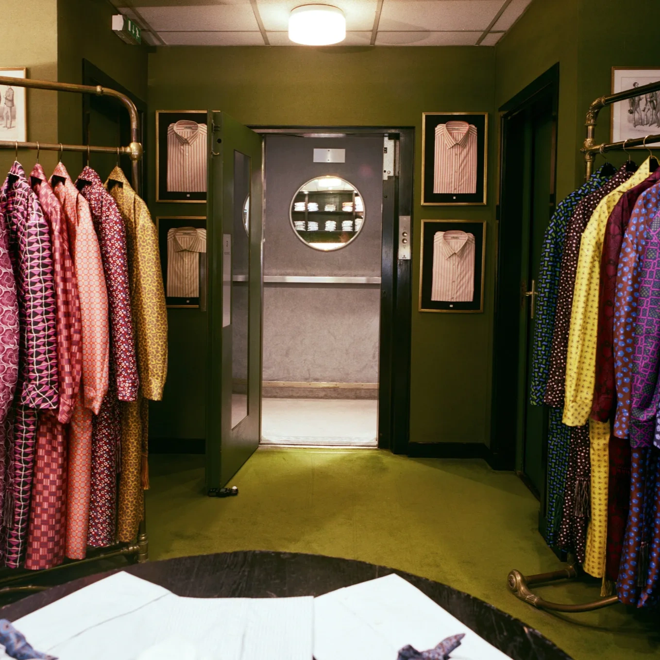 CHANEL ซื้อกิจการ Charvet เสริมทัพแบรนด์หรูระดับตำนาน