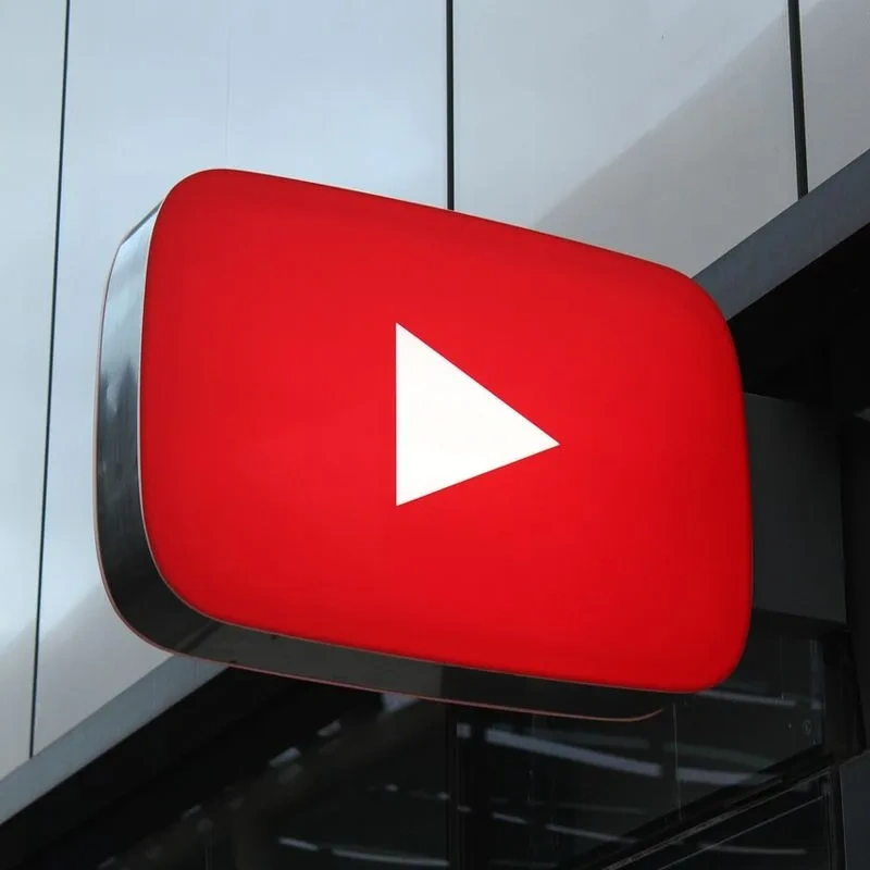 อังกฤษเสนอร่างกฎหมาย อาจบังคับ YouTube และ TikTok ปรับระบบแนะนำคอนเทนต์