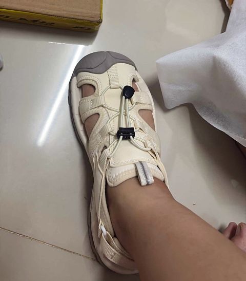 CAMEL กลางแจ้งผู้หญิงฤดูร้อนที่เดินทางมาพักผ่อนเป่าโถวรองเท้าแตะรองเท้าชายหาดระบายอากาศกันลื่นสวมทนรองเท้าน้ํา Image9