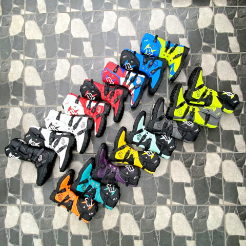 CROSS SHOES / MX SHOES / รองเท้า MOTOCROSS / TRAIL / รองเท้า ENDURO / รองเท้า ADVENTURE / รองเท้า ENDURO / รองเท้า MOUNTAIN / รองเท้า GTX / TOURING รองเท้า MOTORCYCLE / รองเท้า SV - SFSV-M Image1