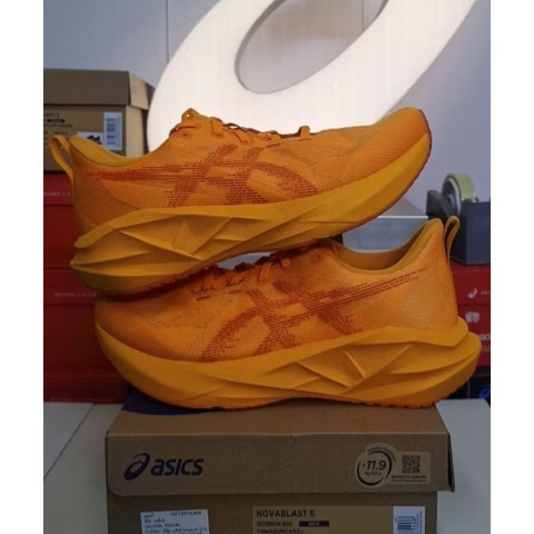 ASICS NOVABLAST 5 รองเท้าวิ่งผู้ชาย [RUNNING MEN] Daily Runner “นุ่ม เด้ง และตอบสนองดี” มากยิ่งขึ้น Easy Run Image2