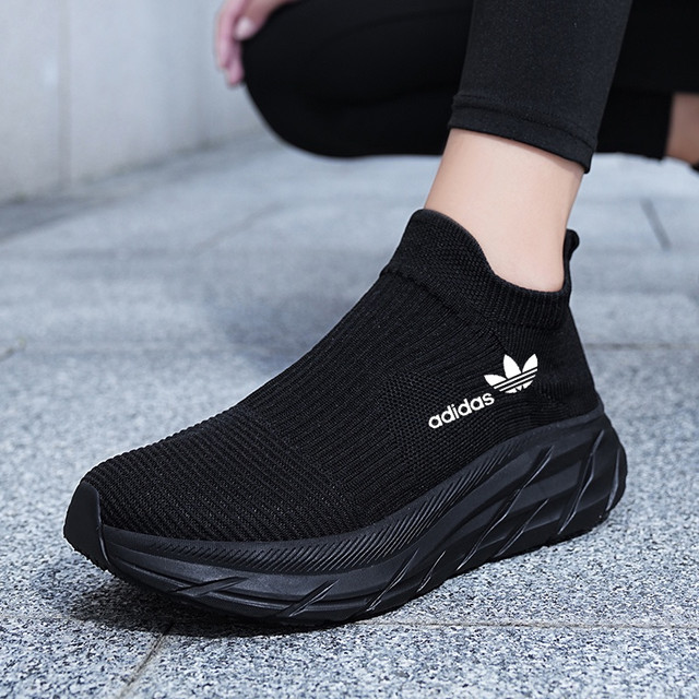 【ใหม่ พร้อมส่ง】รองเท้าผ้าใบลําลอง พื้นนิ่ม สีพื้น ระบายอากาศ ใส่สบาย เหมาะกับการวิ่ง เล่นกีฬา ไซซ์ 36-44 2023