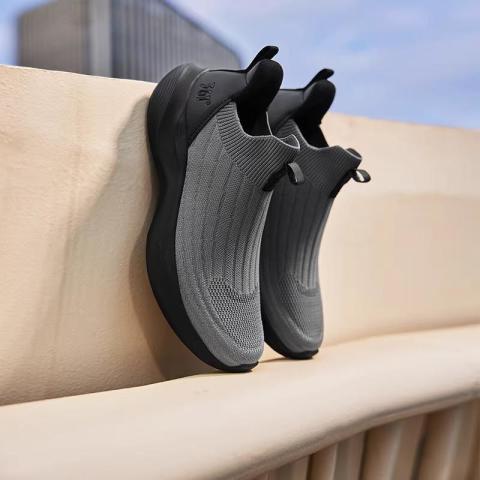 361 Degrees One Pedal รองเท้ากีฬาชาย รองเท้าวิ่ง/รองเท้าลำลองแบบสวม พื้นนุ่ม ระบายอากาศได้ดี 672542215F Image8