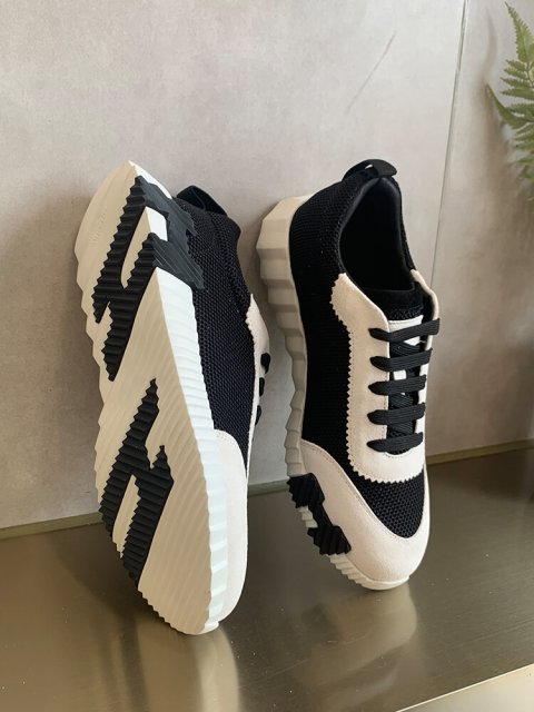 รองเท้ากีฬาพื้นแบนแบบลำลองสำหรับฤดูใบไม้ผลิปี 2023 รองเท้าวิ่งแบบผูกเชือก รองเท้าเดินป่าแบบระบายอากาศได้ดี รองเท้าคู่สำหรับคู่รัก รองเท้ากีฬา SwiftMiceQueen Image4