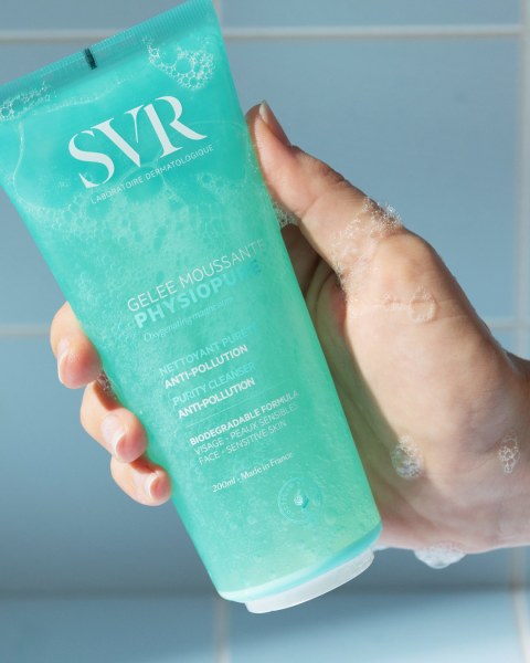 SVR Physiopure Gel Cleanser 200 ml เจลคลีนเซอร์ ทำความสะอาดผิวหน้าและล้างเครื่องสำอาง ไม่ต้องใช้สำลี สำหรับผิวบอบบาง Image3