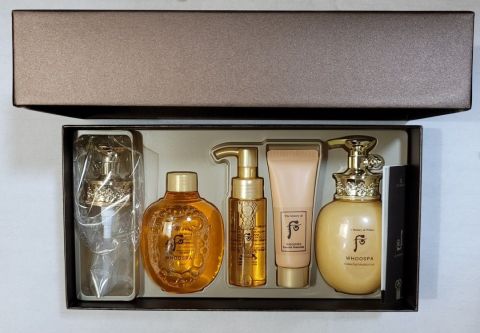 ของแท้💯The History of Whoo Spa Body 2 pcs Set เซ็ทครีมอาบน้ำ+โลชั่น เซ็ทอาบน้ำ แถมฟรีครีมอาบน้ำ+โลชั่น เพื่อผิวนุ่มเนียน หอมสะอาด ชุ่มชื้น Image3