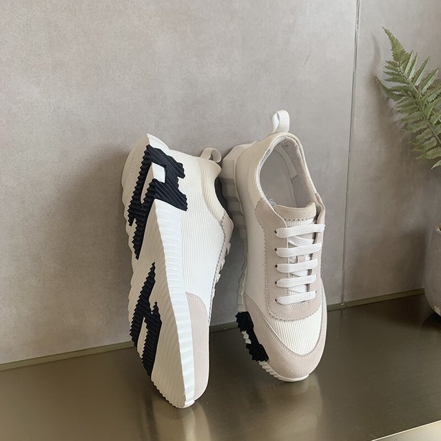 รองเท้ากีฬาพื้นแบนแบบลำลองสำหรับฤดูใบไม้ผลิปี 2023 รองเท้าวิ่งแบบผูกเชือก รองเท้าเดินป่าแบบระบายอากาศได้ดี รองเท้าคู่สำหรับคู่รัก รองเท้ากีฬา SwiftMiceQueen