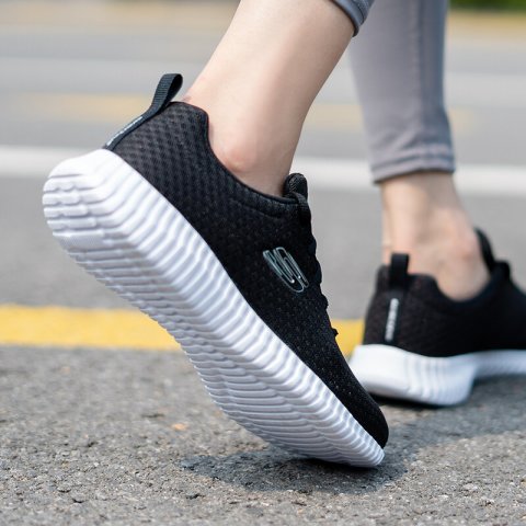 Skechers | รองเท้าวิ่งพักผ่อนแบบดูดซับแรงกระแทก Image3