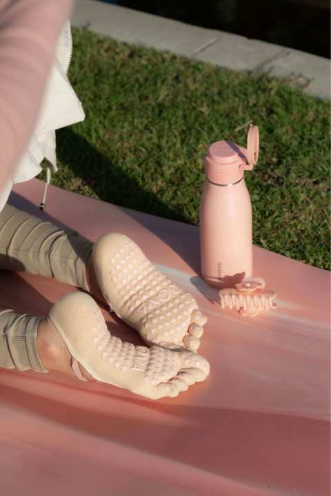 ROVA - Soft Petal grip socks (pilates socks/ถุงเท้าพิลาทิส) Image4