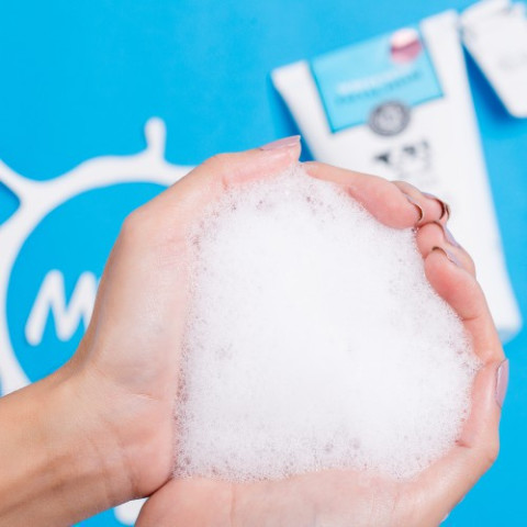 [แพ็ค 3 หลอดราคาพิเศษ] BEAUTY BUFFET SCENTIO Milk Plus Whitening Q10 Facial Foam เซนทิโอมิลล์พลัสไวท์เทนนิ่ง เฟเชียลโฟมคิวเทน (100ml.) Image7