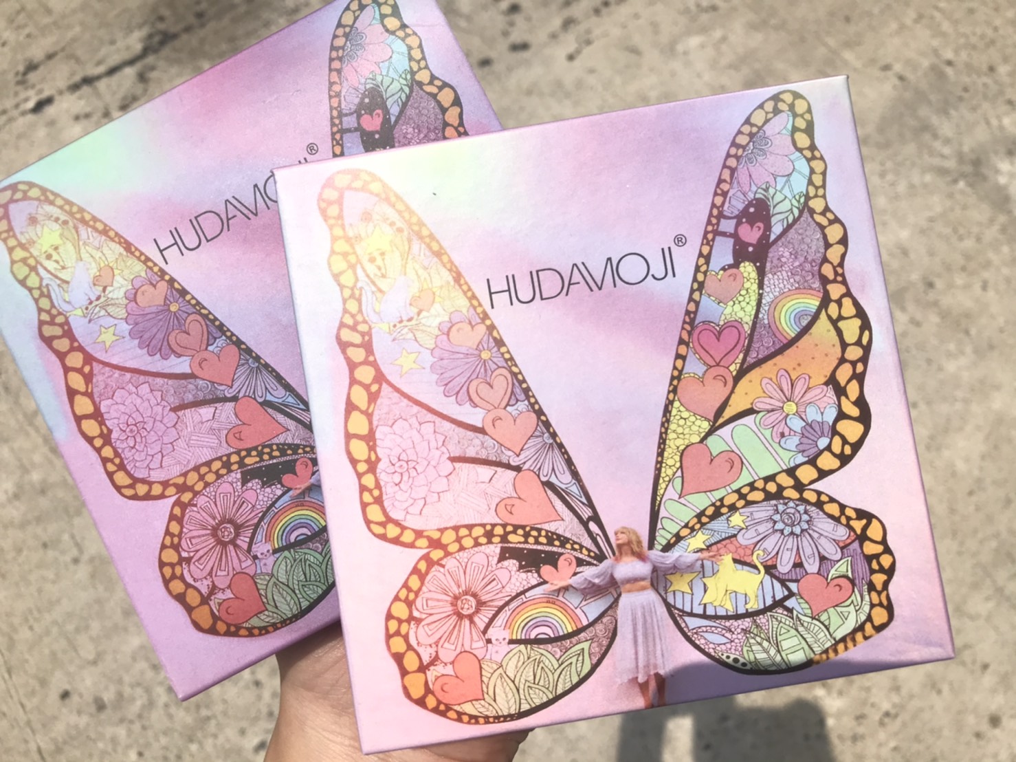 อายแชโดว์ผีเสื้อ 16 สี HUDAMOJI ES-059 อายแชโดว์งานสวยฟรุ้งฟริ้ง พร้อมกลิตเตอร์ในพาเลท สวยไม่ซ้ำใครโทนเฉดสีสไตล์ชมพูม่วง