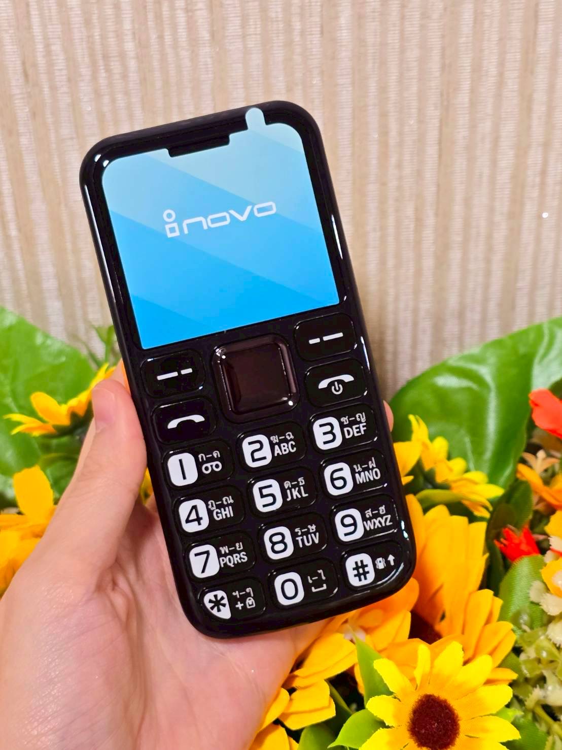 Inovo โทรศัพท์ปุ่มกด I-16 DUMBO ปุ่มใหญ่ จอ2.6นิ้ว มีสวิทช์ไฟฉายด้านข้าง แบตเตอรี่ 2500 mAh ประกันศูนย์ 1 ปี