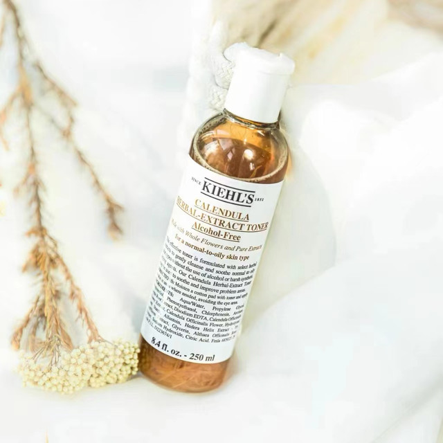 CALENDULA TONER 250ML คีลส์ คาเลนดูล่า โทนเนอร์ แอลกอฮอล์ ฟรี โทนเนอร์ ผลิตภัณฑ์ดูแลผิวหน้า บำรุงผิวหน้า/เค้าเตอร์แบรนด์แท้ 100 %