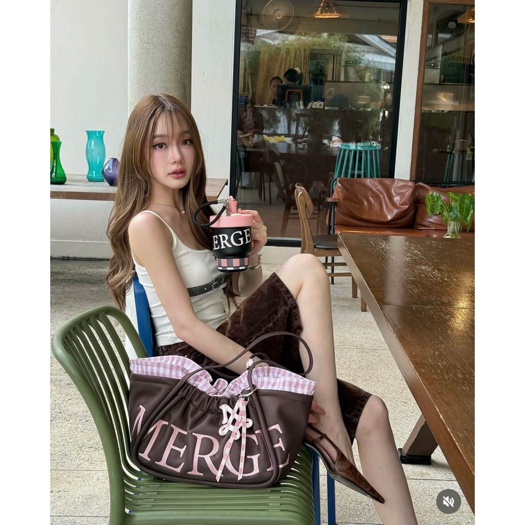 ฉลองเปิดร้านใหม่🎉ของแท้💯 Merge a day bag Limited edition🩵🤎💖แถมแก้ว Limited✅✨