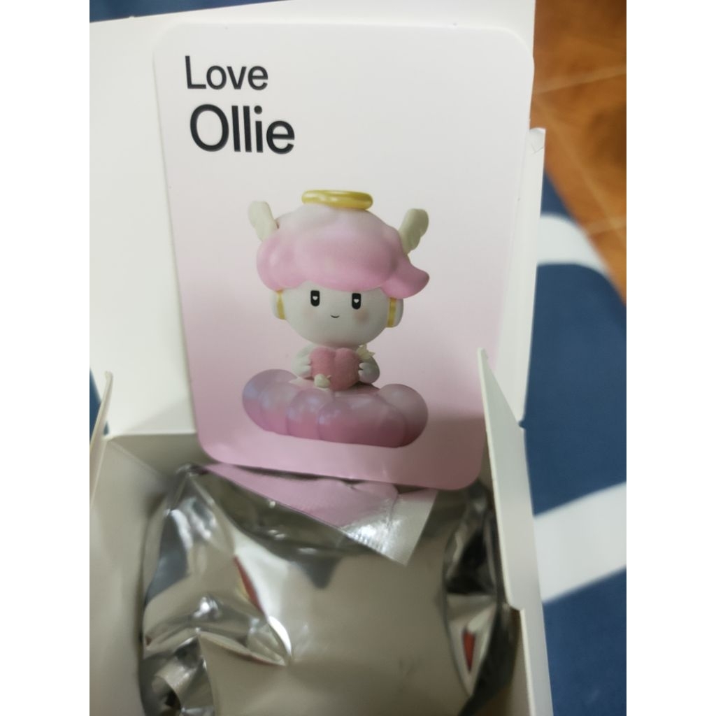 art toy Ollie ตัวสีชมพู ยังไม่แกะห่อ | Shopee Thailand