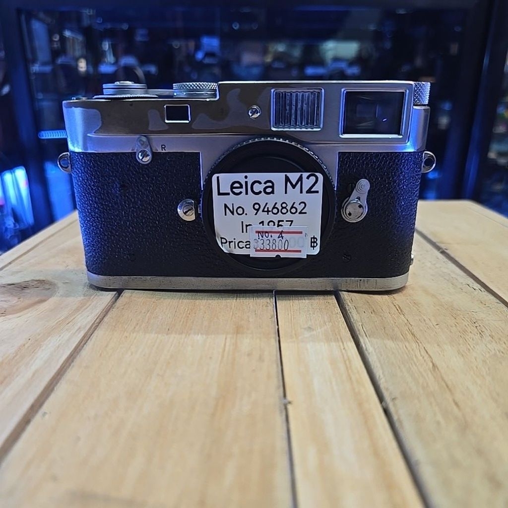 Leica M2 คือกล้องฟิล์ม 35mm ระบบ Rangefinder ที่ผลิตโดยบริษัท Ernst Leitz GmbH (ปัจจุบันคือ Leica Camera) เยอรมัน | Shopee Thailand