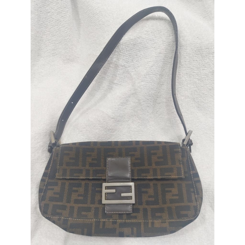 FENDI Zucca Baguette Shoulder Bag ของแท้ (มือสอง) 10x5" | Shopee Thailand