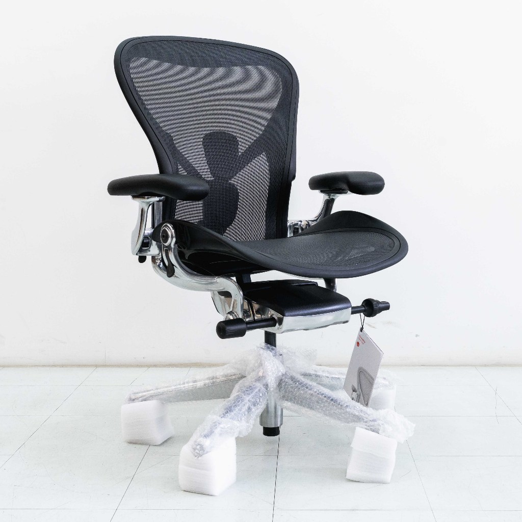 Herman Miller Remastered Aeron Chair สี Onyx โครง Polished Aluminum Full Option
