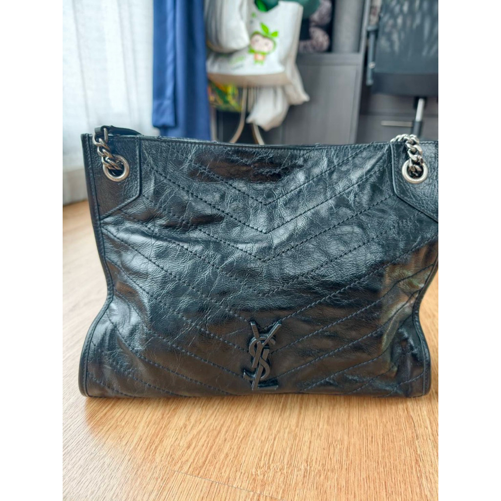 Saint Laurent Niki Shopping Bag (มือ2 ใช้ครั้งเดียว ซื้อที่เกาหลี อุปกรณ์ตามภาพ) | Shopee Thailand