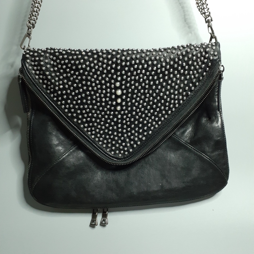 Boyy medium slash bag กระเป๋ามือสอง ของแท้ 100% ไม่มีตำหนิ สาวๆ ต้องมีไว้ซักใบ | Shopee Thailand